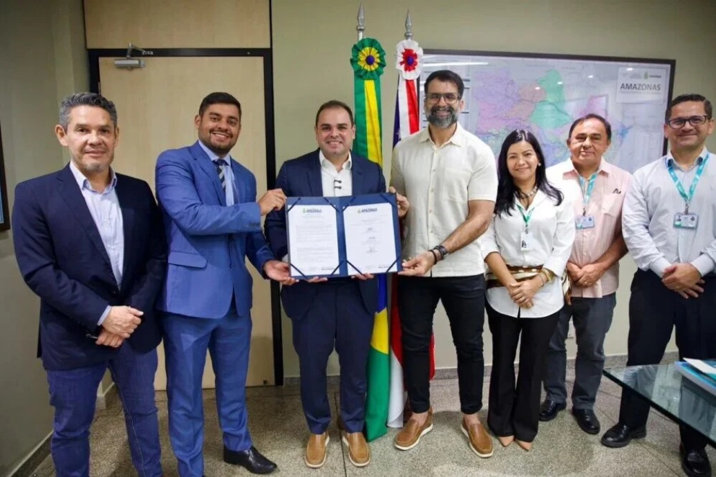 Governador Roberto Cidade assina convênio para o Plano Diretor da Bacia do Rio Tarumã-Açu